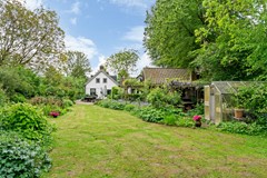 Tuin richting huis 3 nabij.jpg